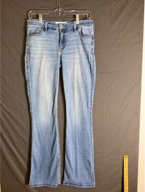 Hollister Low‑Rise Boot Jeans Women’s W8 L33 Long Light Wash Denim